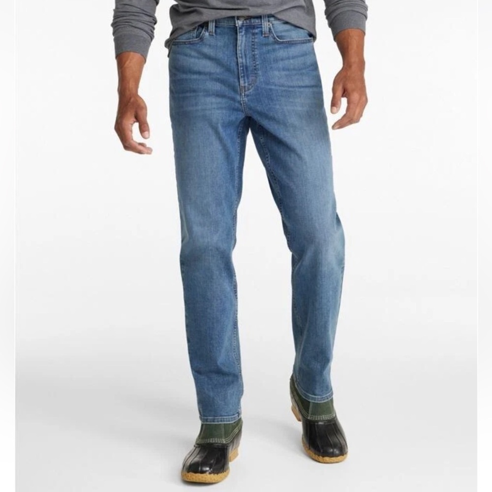 L.L. BEAN Men’s Beanflex Natural Fit Denim Jeans Med Wash Size 35